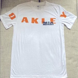 OAKLEY Miami shirt